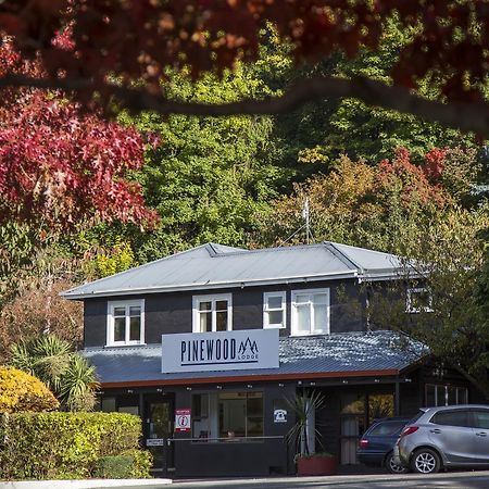 Pinewood Houses And Apartments Queenstown Exterior photo