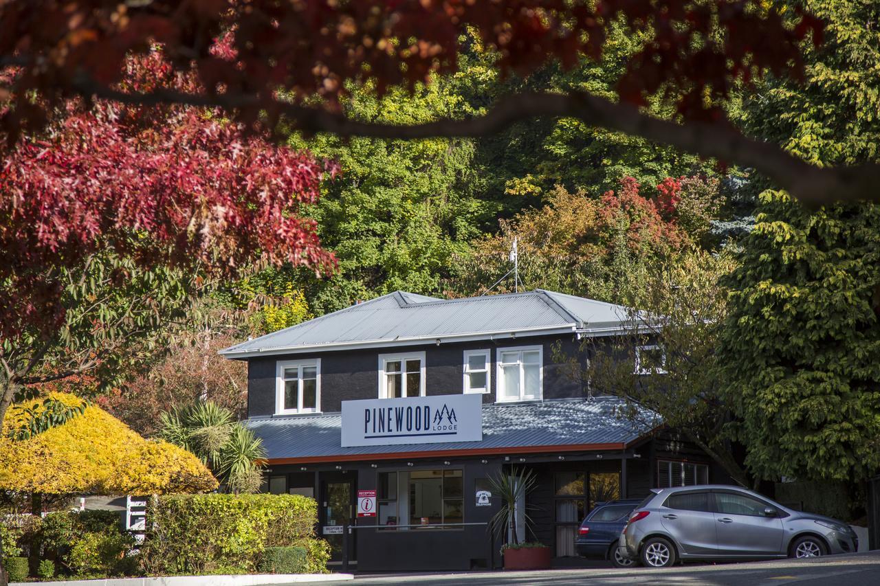 Pinewood Houses And Apartments Queenstown Exterior photo